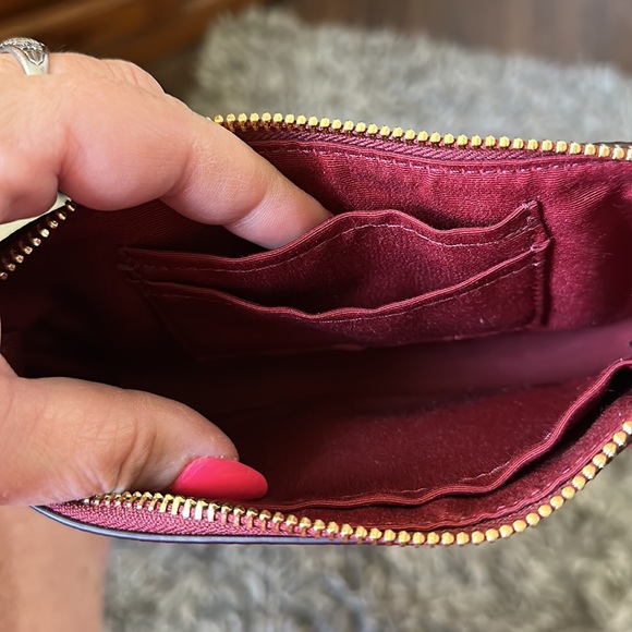 Adorable Coach handbag - Picture 5 of 9